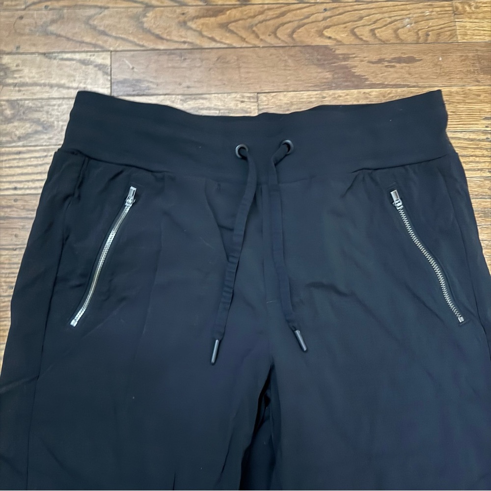 Athleta Women's Trekkie North Black Joggers with Zippered Pockets 10 EUC - Picture 3 of 5
